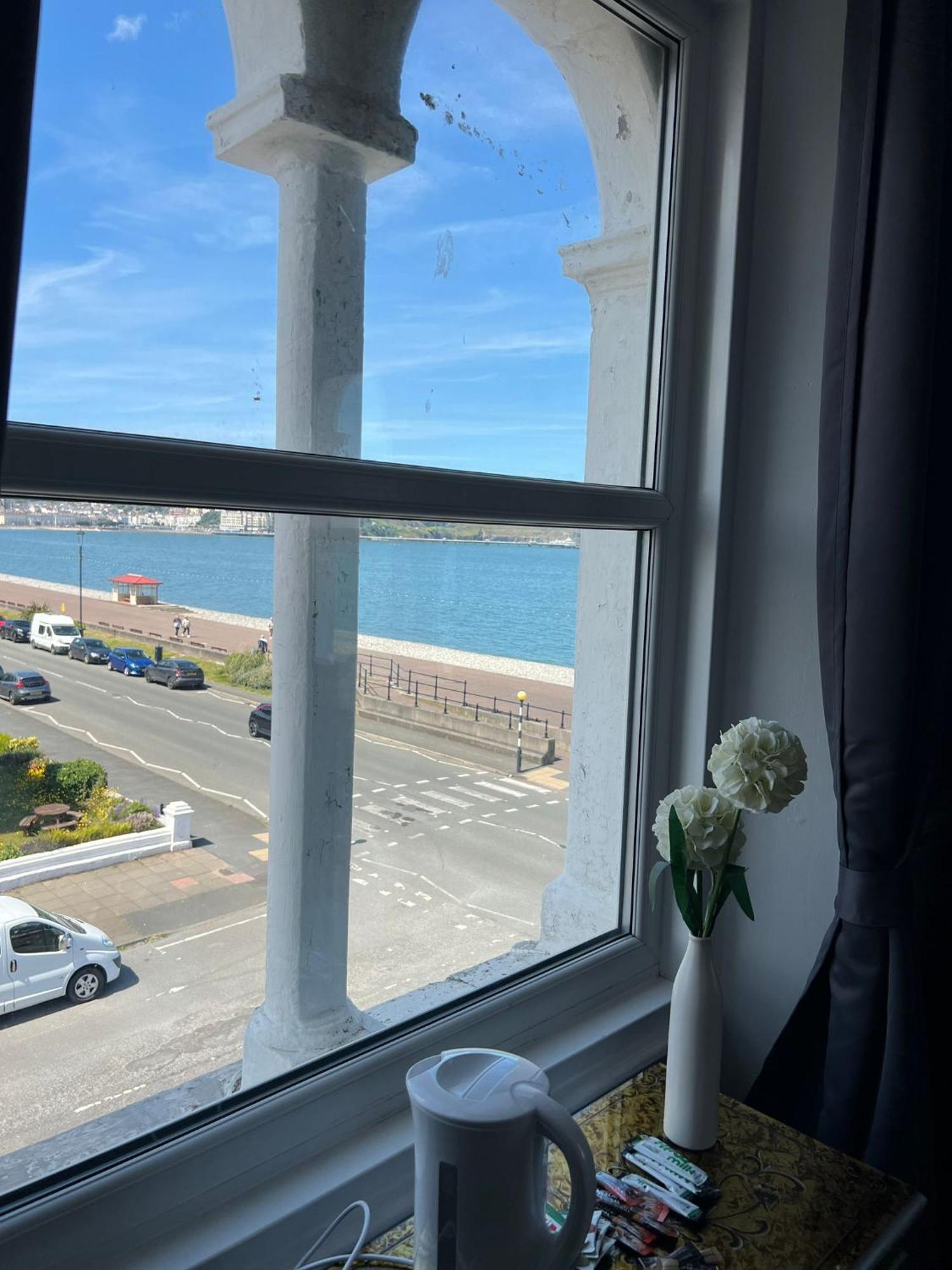 The Manor Hotel Llandudno Eksteriør billede