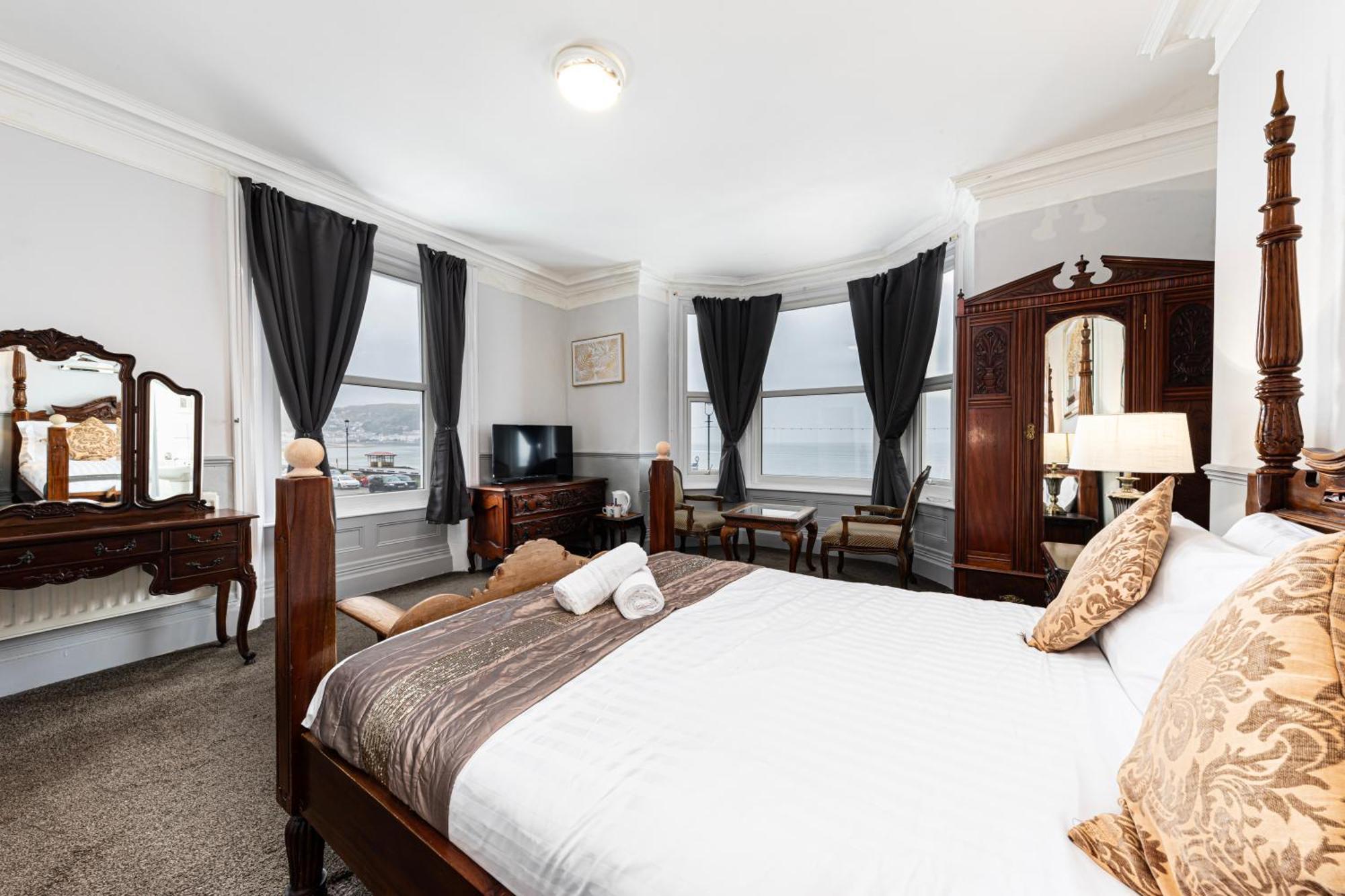 The Manor Hotel Llandudno Eksteriør billede