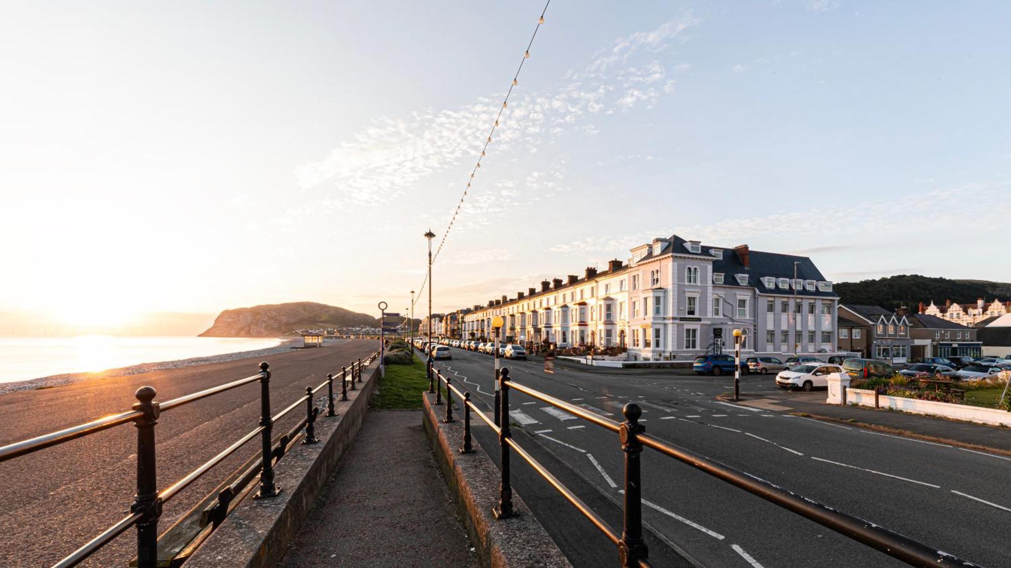 The Manor Hotel Llandudno Eksteriør billede